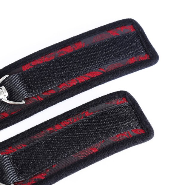 OHMAMA Scandal handcuffs