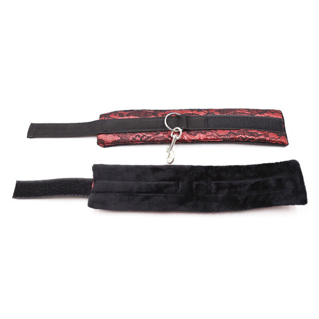 OHMAMA wrist cuffs with velvet and lace