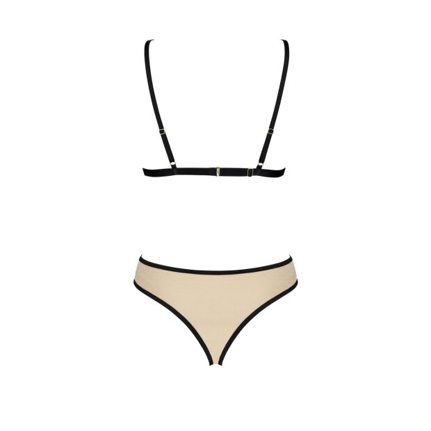 Casmir Indila body gold