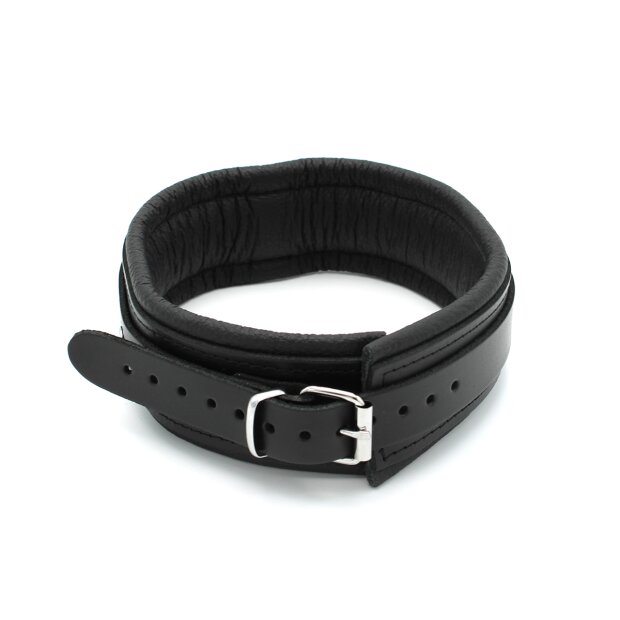 Kiotos Leather Collar with Metal Shackle