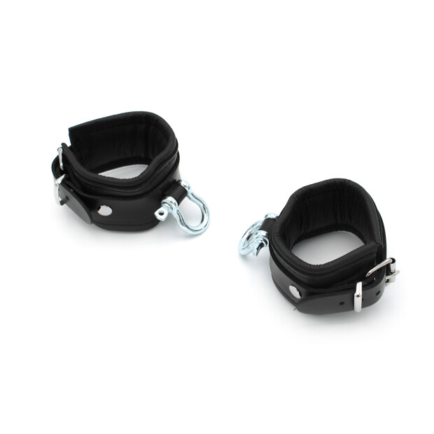 Kiotos Leather Handcuffs with Metal Shackle