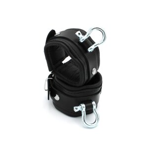Kiotos Leather Handcuffs with Metal Shackle