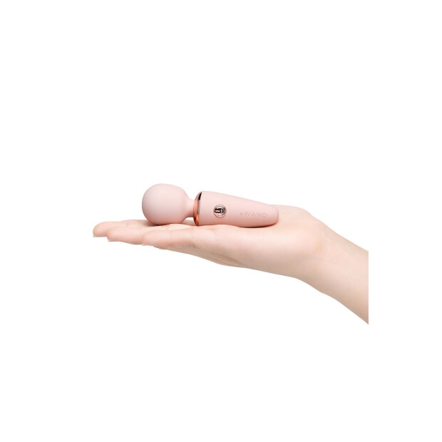 Le Wand Rechargeable Pocket Massager Pink